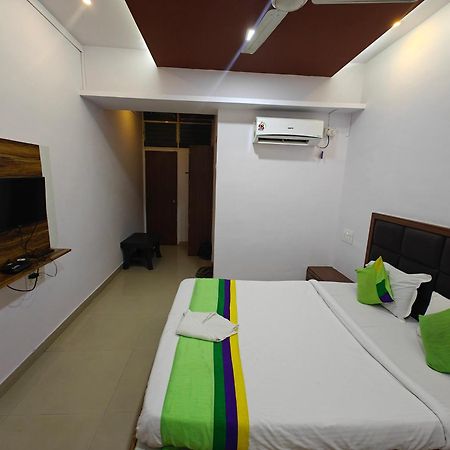 Sai Samrat Resort Satara Exteriör bild
