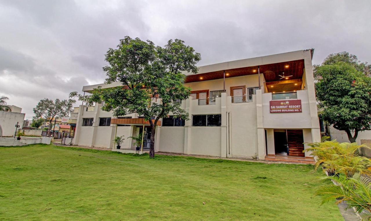 Sai Samrat Resort Satara Exteriör bild